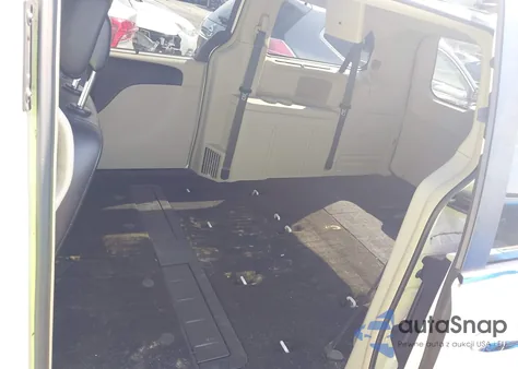 2015 Chrysler Town & Country Touring-L z USA, uszkodzony, nr VIN 2C4RC1CG6FR673922